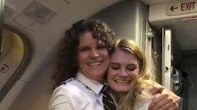 הולי וקילי פטיט אמא ובת טייסות, צילום: צילומסך יוטיוב